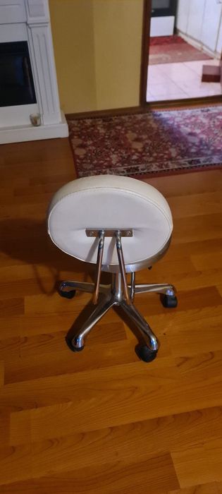 Taburet cosmetic alb