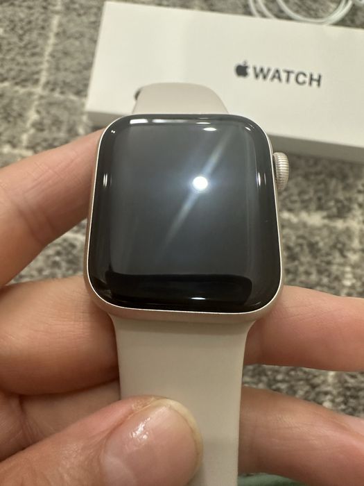Продам Apple Watch SE
