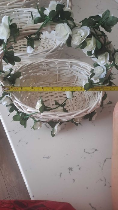 Бяла ратанова кошница