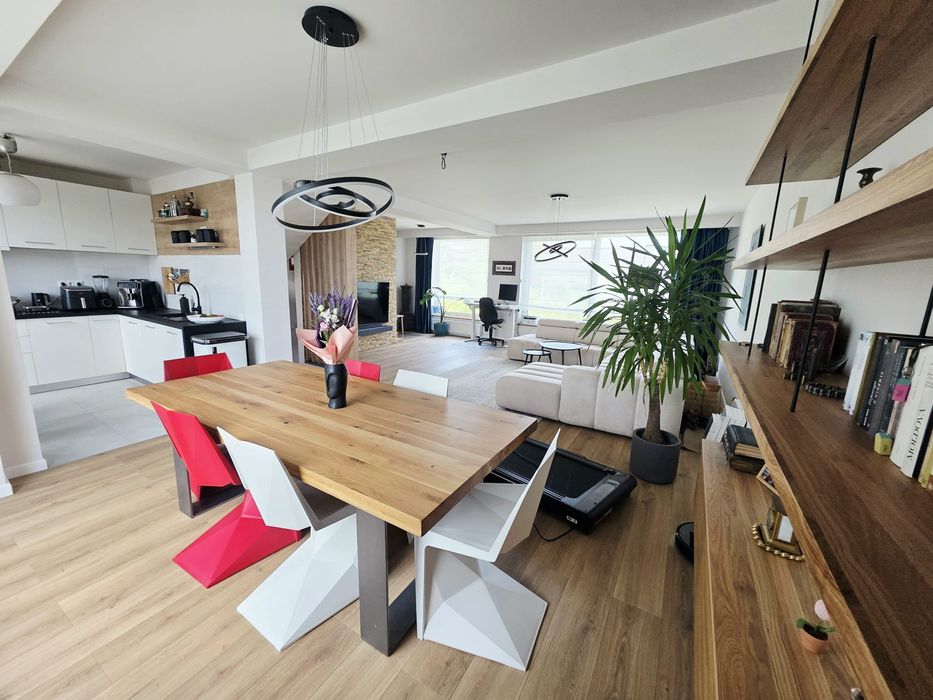 Vând casă tip duplex zona Dura