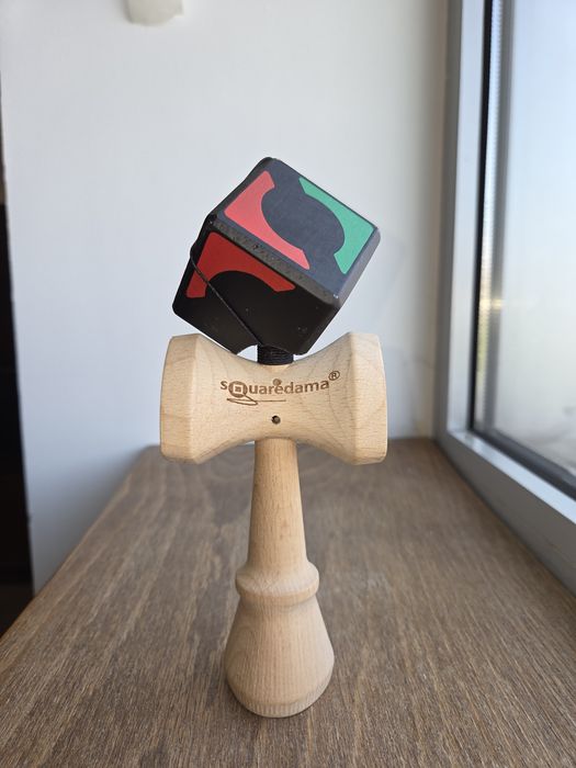 NOU!!!Vând kendama cubică(Squaredama)