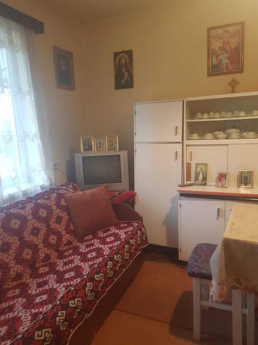 vand casa dealul florilor