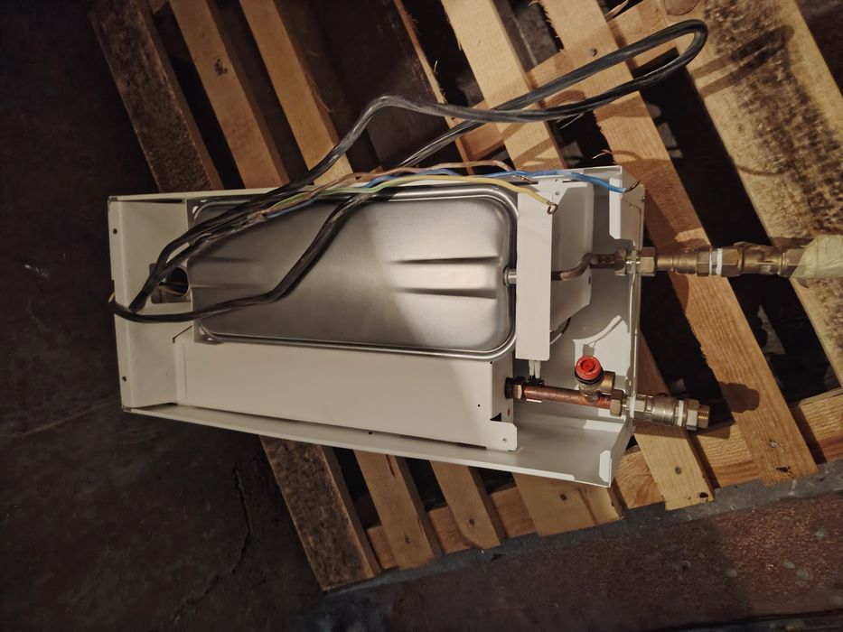 Продавам ел.котле Vissmeen vitotron 100 8 KW ..