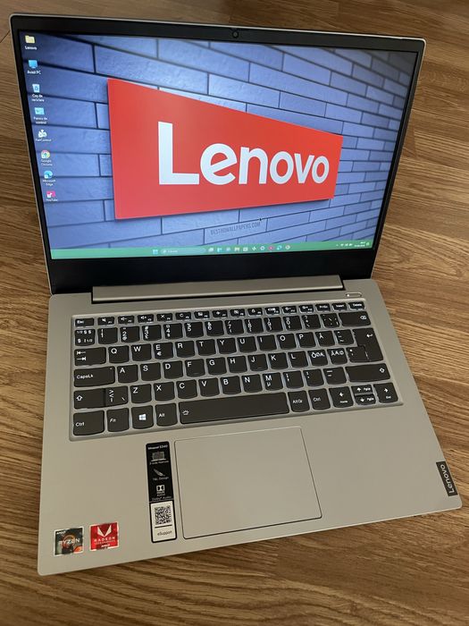 Laptop Lenovo Rayzen 3 Slim Display 14 inch led,Tastatură luminată,Windows 11 Pro,,SSD 130gb cu 500gb memorie,4gb ram ddr4,baterie buna.Model nou.