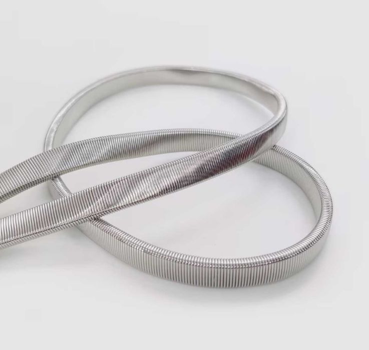 Curea metalizată argintie, nouă, S/M, 76cm, elastică pana la 85cm