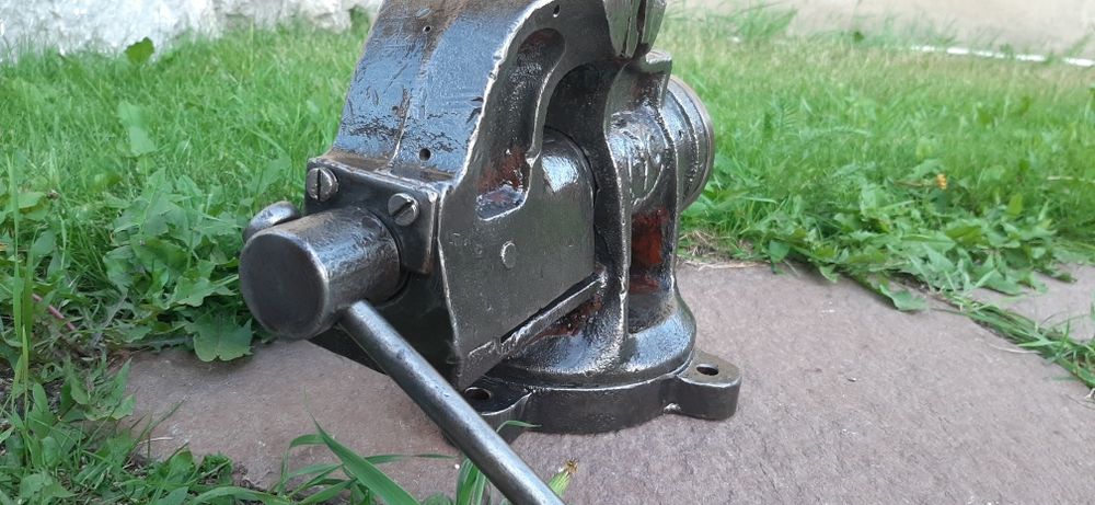 Тиски  СССР продам