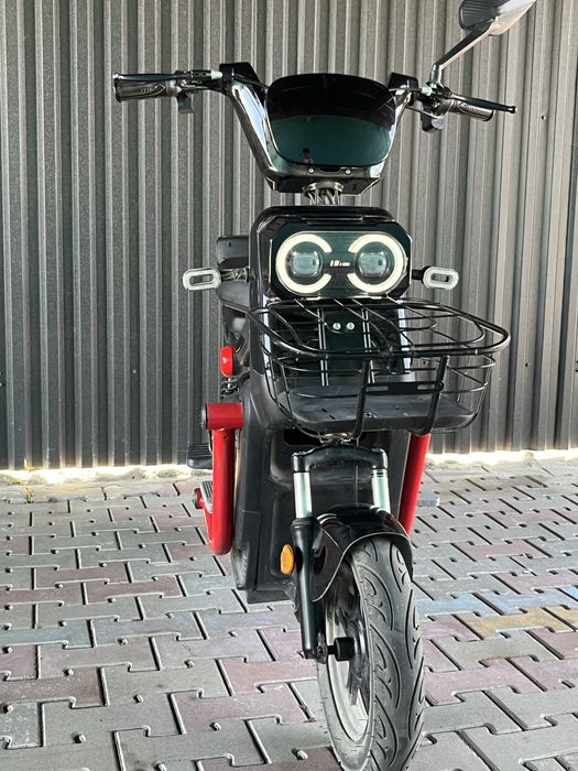 Продам электро скутер Танк 108