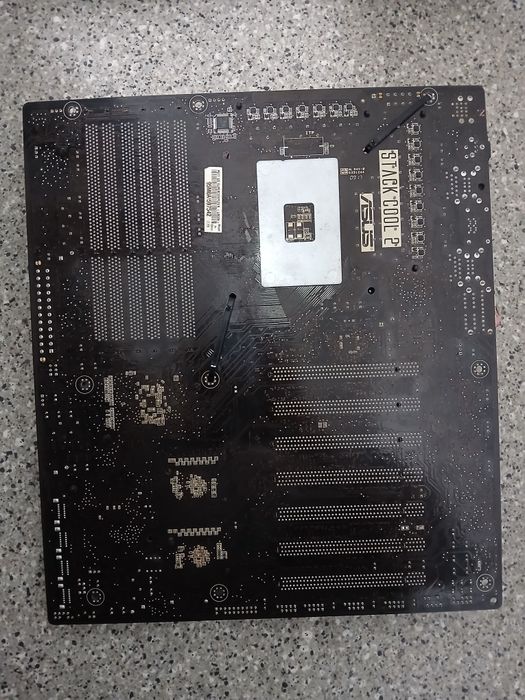 ASUS P6T7 WS SuperComputer (LGA1366) + i7-950