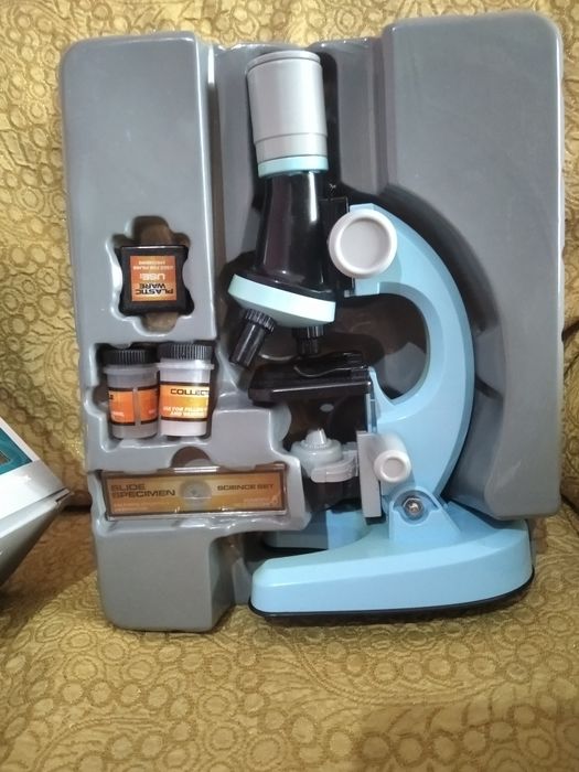 Телескоп и микроскоп игрушечный