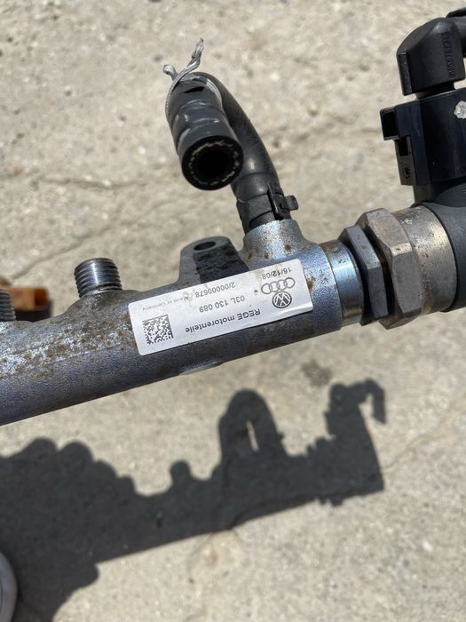 Rampa injectoare VW Passat 2.0tdi CBA 03L130089