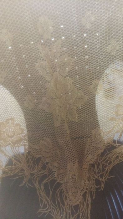 Елегантен дамски шал