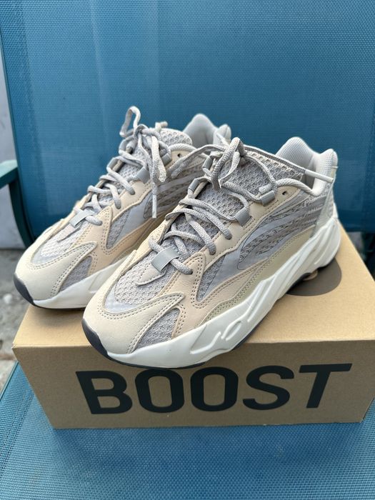 Yeezy 700 v2 cream autentici