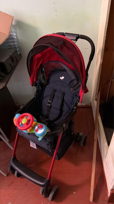 Прогулочная коляска joie