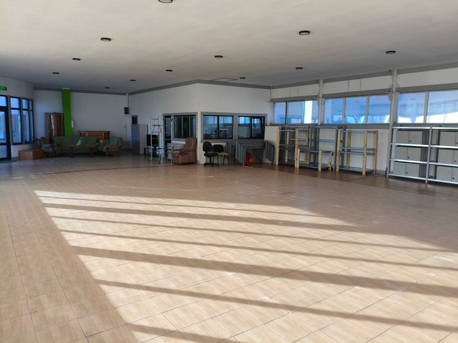 Spatiu comercial 300mp la DN 12A Comanesti Darmanesti