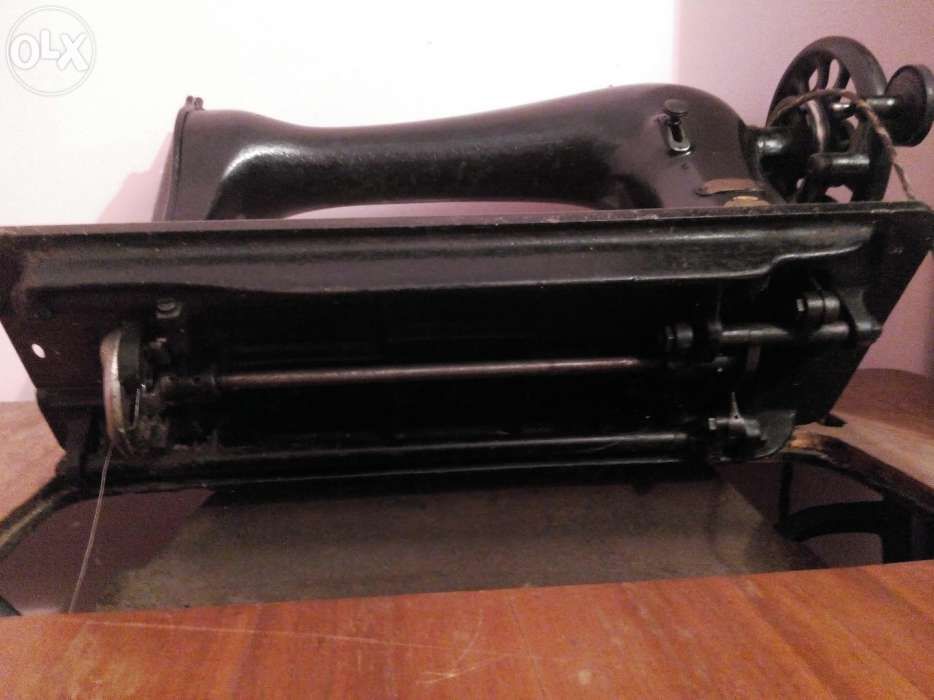 Vand masina de cusut SINGER seria 16K33