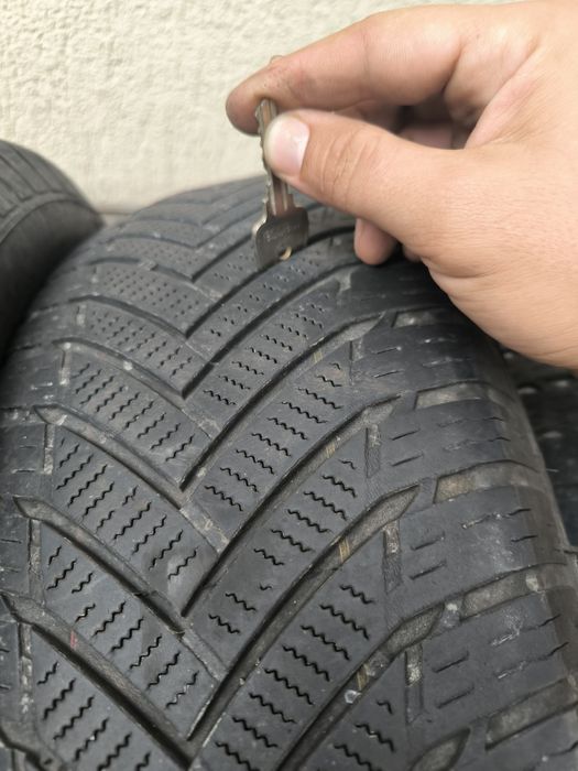 Гуми 215 70 16  дот4422