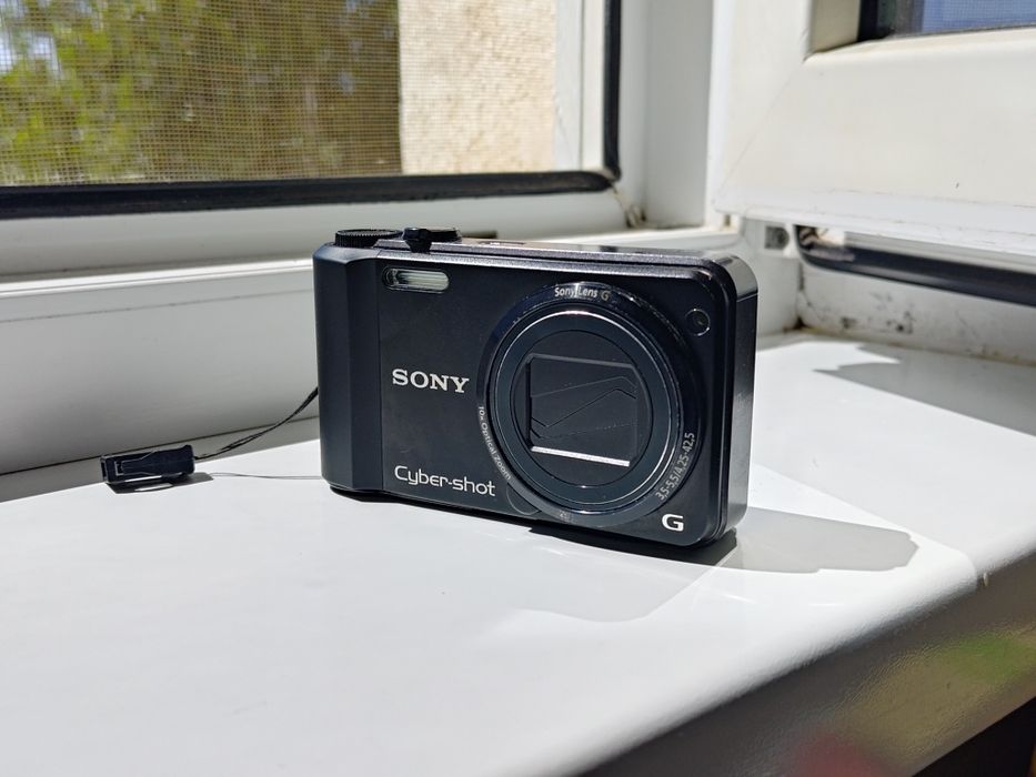 Sony DSC-H70 16.1 mp 10x zoom optic