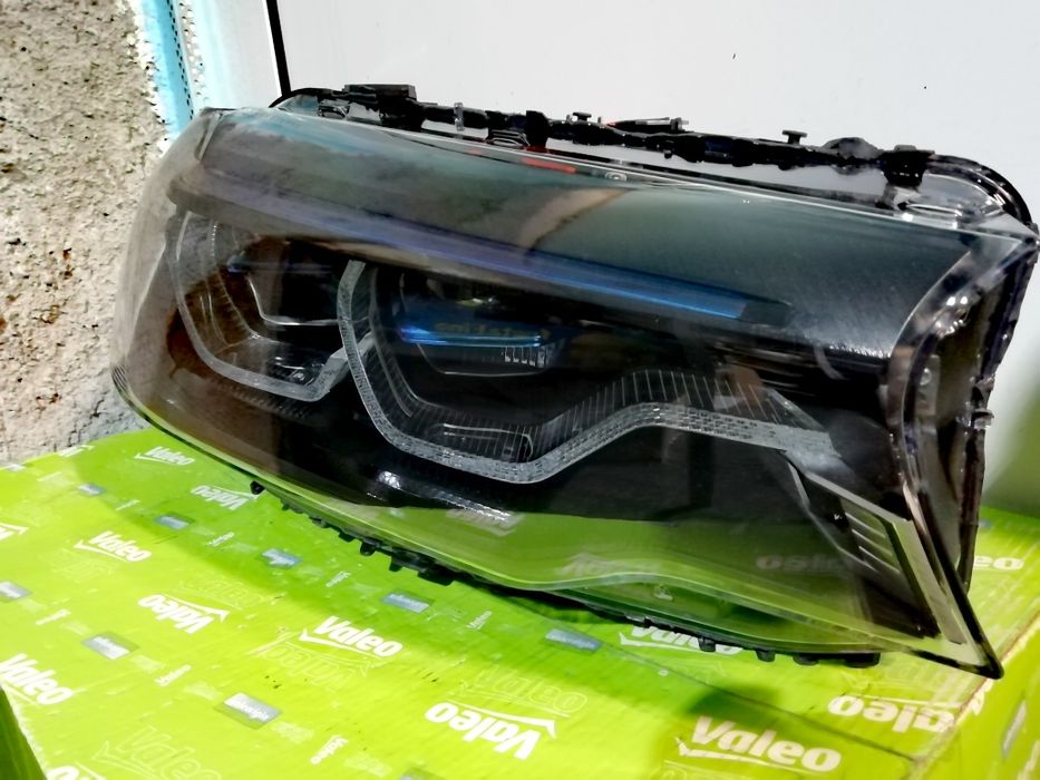 Фарове фар  за БМВ 5 Г30 Г31 Ф90 / BMW G30 G31 F90 Adaptive LED .