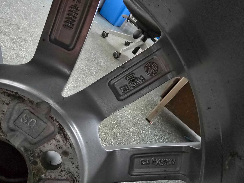 Jante Volkswagen Passat Anvelope iarna noi Pirelli 245 45 R18