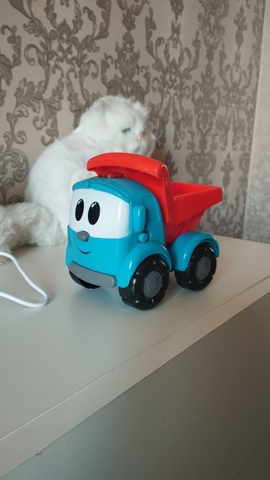 Продам машинки детские