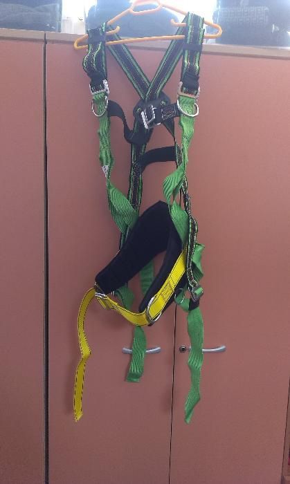 Ham de alpinism cu accesorii