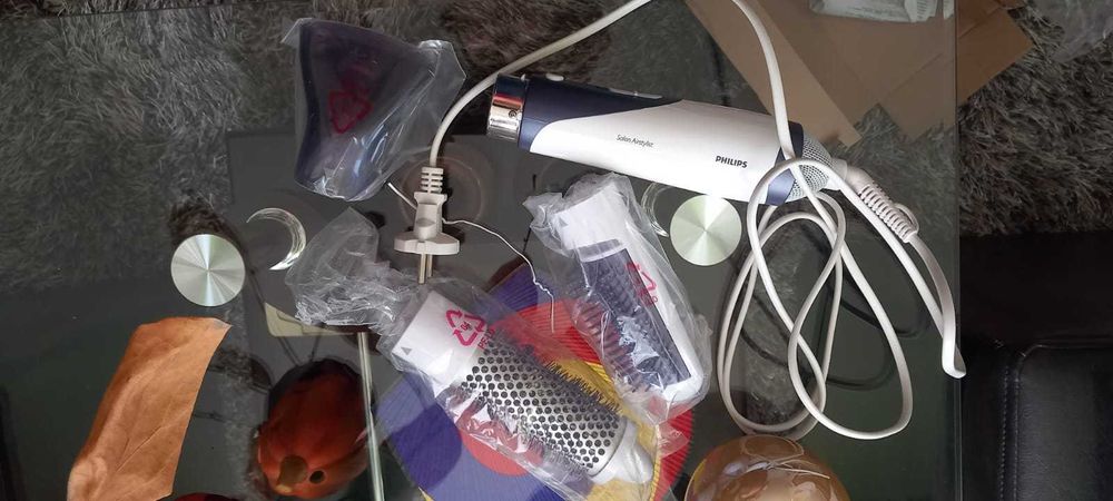 Perie aer cald Philips cu 3 capete HP8650/00