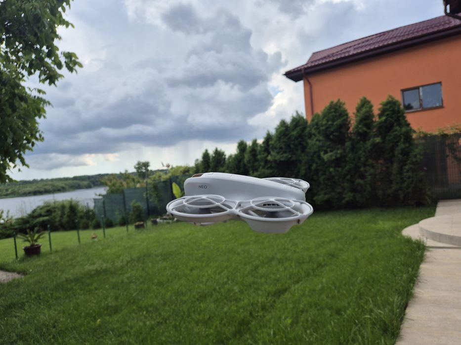 Dronă DJI Neo Fly More Combo (3 baterii + Charging Hub)