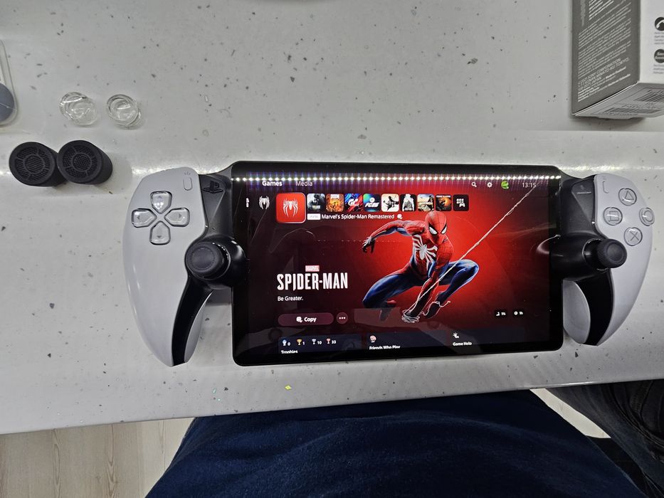 PlayStation Portal Нов + Case + Протектори + слушалки + Гъбички