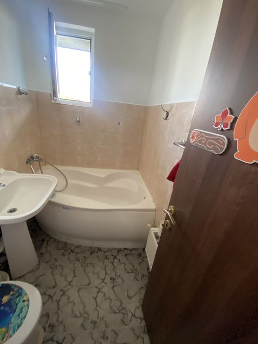 Vand apartament 2 camere Targu -Jiu