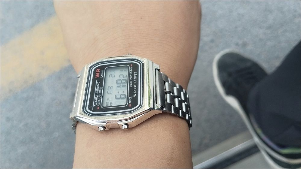 Ретро электронные часы — 20 шт оптом!