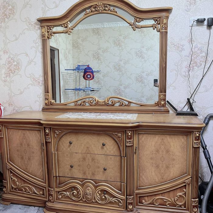 Горка и комод, Дубай