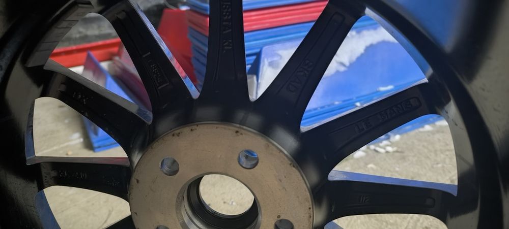 Продам диск с резиной