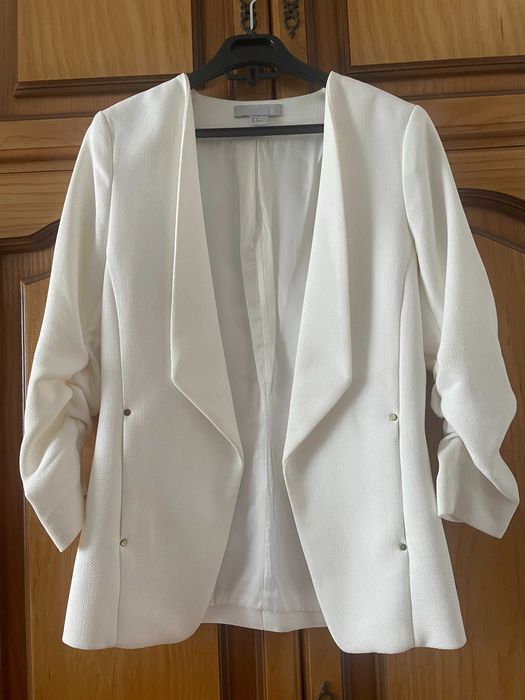 Sacouri, Zara, H&M, Pull& Bear, alb, negru, crem/auriu, bleumarin, gri