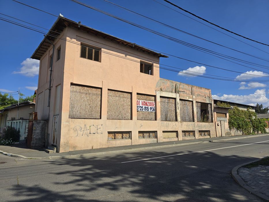 Apartament plus spații comerciale