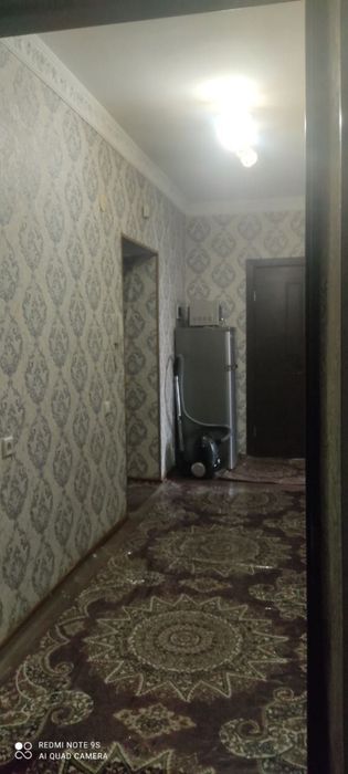 Продаётся квартира! Янгихаят 8 худуд.2х комнатная.2-этаж.7 этажный дом