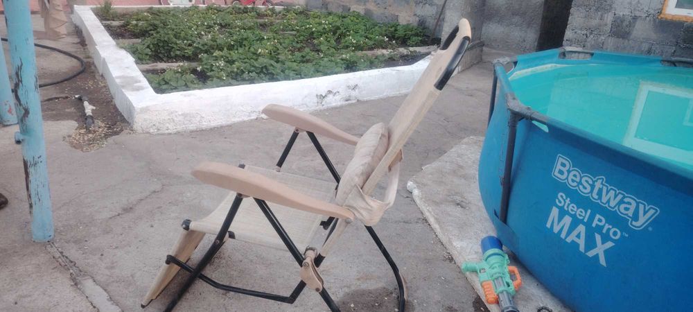 Продаю шезлонг в хорошем состоянии