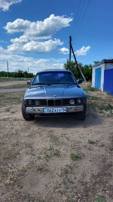 Продам БМВ е34..