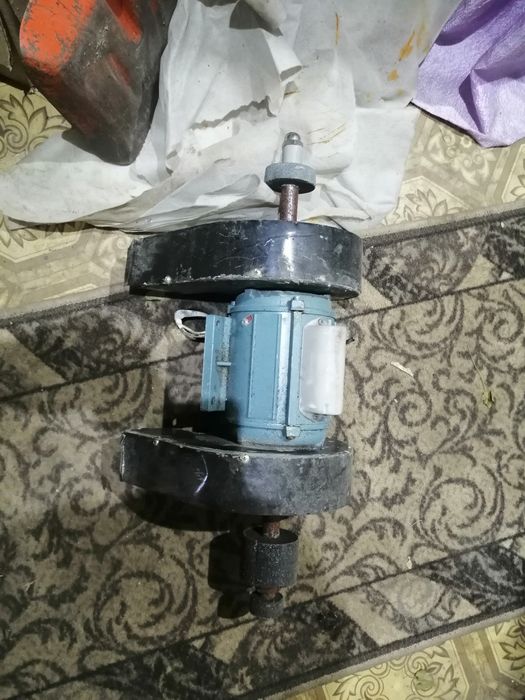 Продам электродвигатель для ремонта обуви два камня стоит