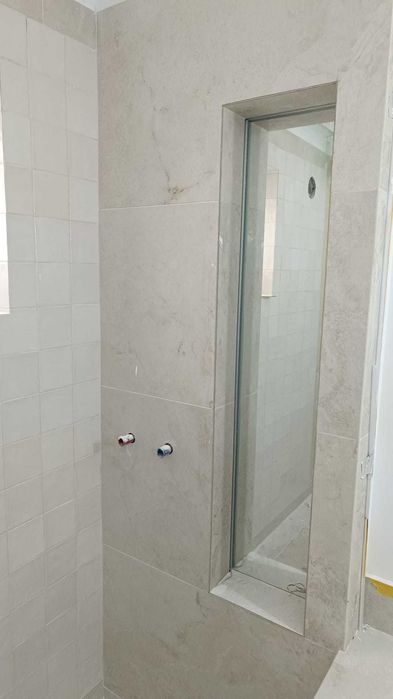 Finisaje interioare, gresie, faianta, zugraveli, glet, amenajari inte