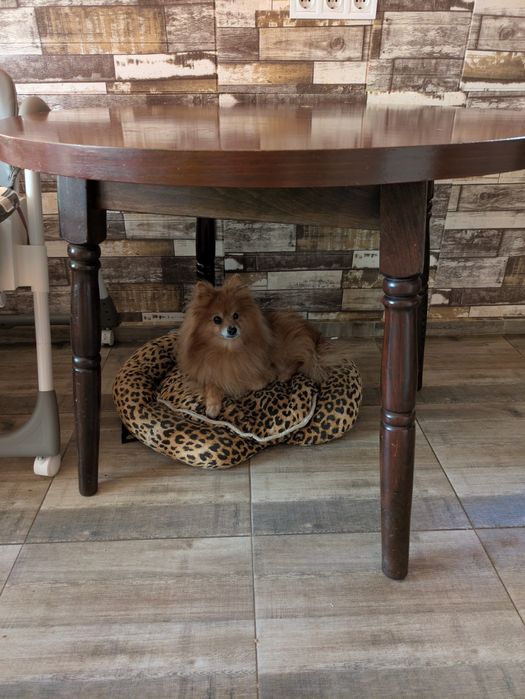 Масивна дървена ретро маса