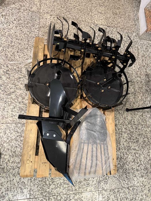 076905	Мотофреза бензинова 9.7kW (13.0hp) 1400mm 2+1 ск. к-т RD-T10