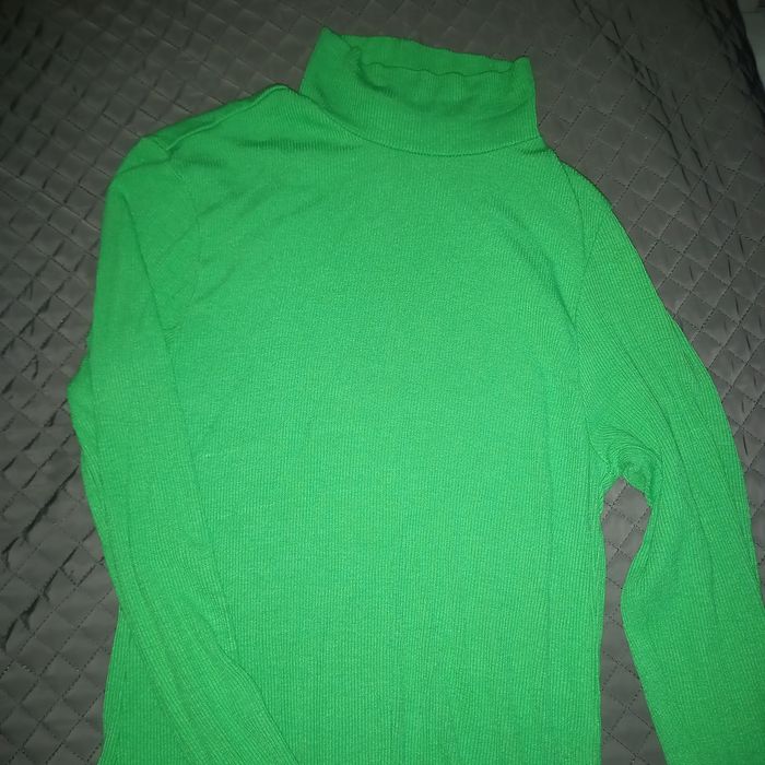 Продам кофточки разные