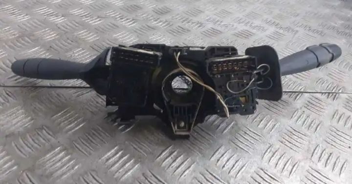 Ansamblu manete  Maneta semnalizare, maneta lumini, maneta stergator,