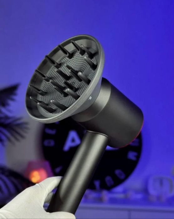 Чисто нов Dyson supersonic HD07/08 1600Wt 5 приставки