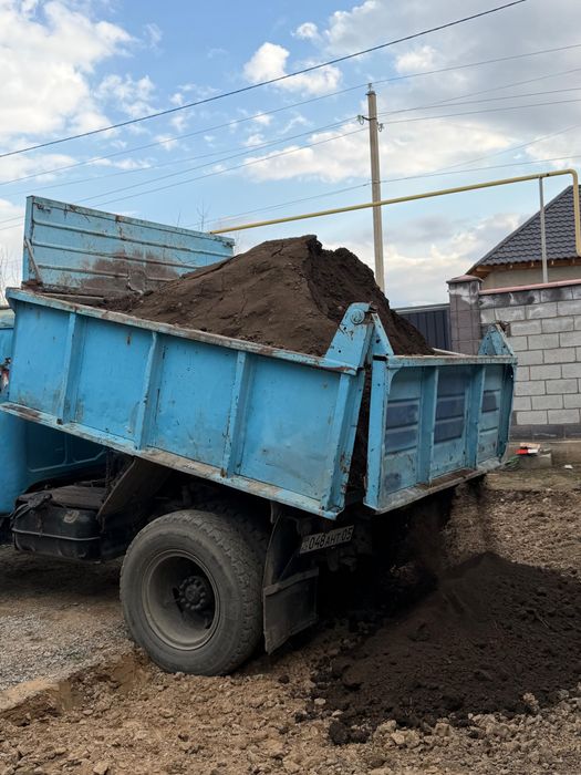 Горный чернозем Зил самосвал