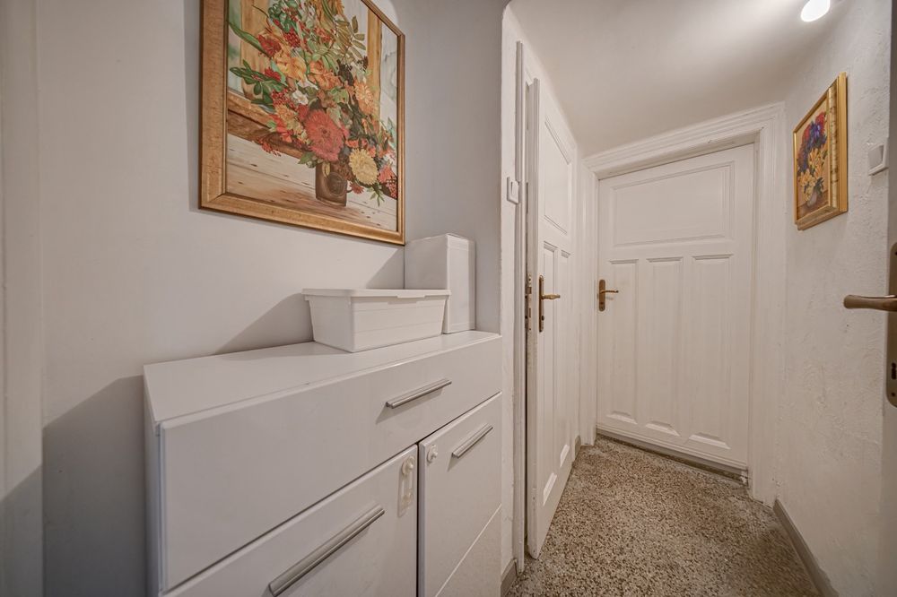Продава се Тристаен апартамент в София, Център - 110 кв.м за 2759 €/кв.м - Снимка #10
