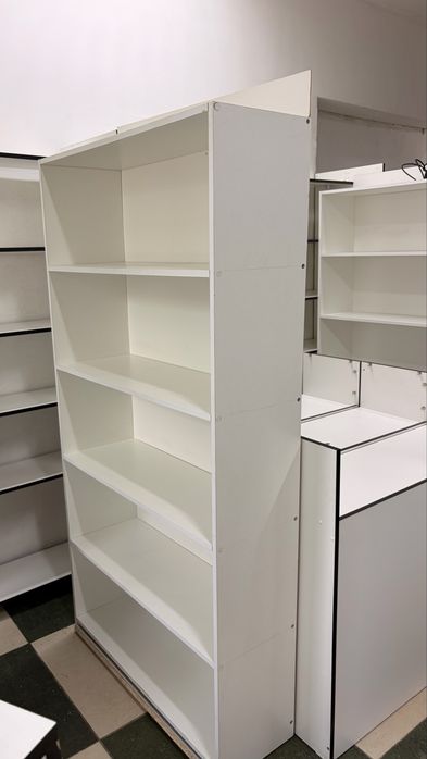 Продам витрины стеллажи
