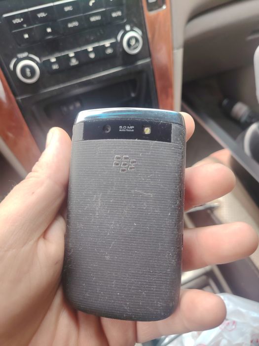 Продам блекберри 9800