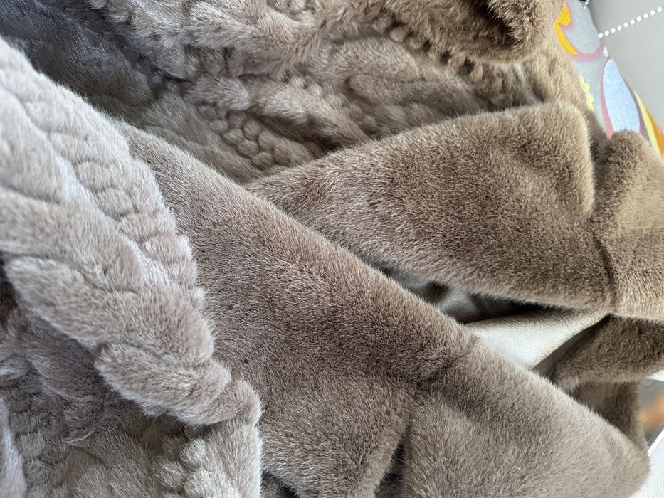 Шуба очень красивая срочно