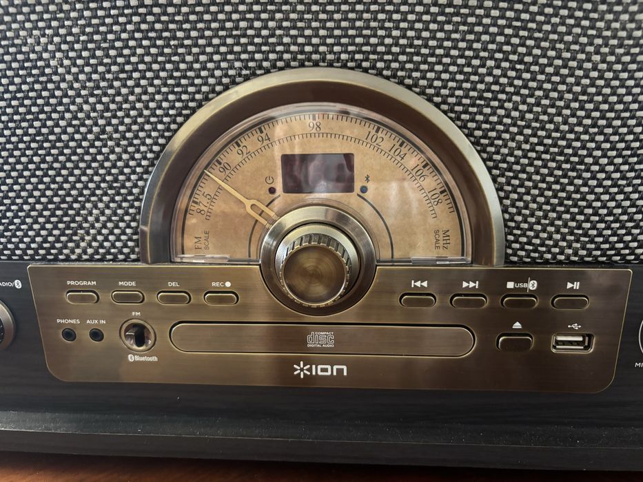 Ретро радио с грамофон